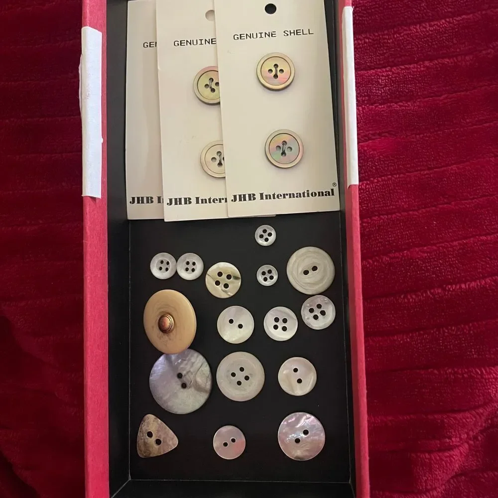 Lot sewing Clothing buttons abalone shell stone natural varied sizes cream white